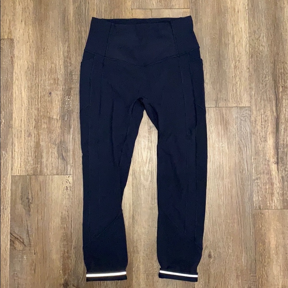 Lululemon All the Right Places Crop Sz:6 Navy